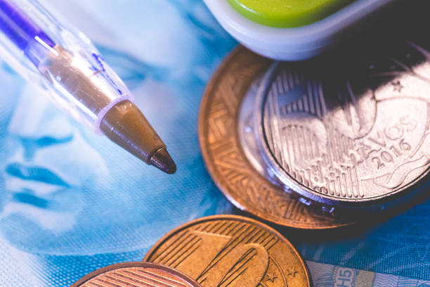 Descubra quem são os contribuintes e responsáveis pelo IBS e pela CBS definidos pela Lei Complementar 214/2025. Saiba quem deve recolher os novos tributos e quais são os exemplos práticos da Reforma Tributária.